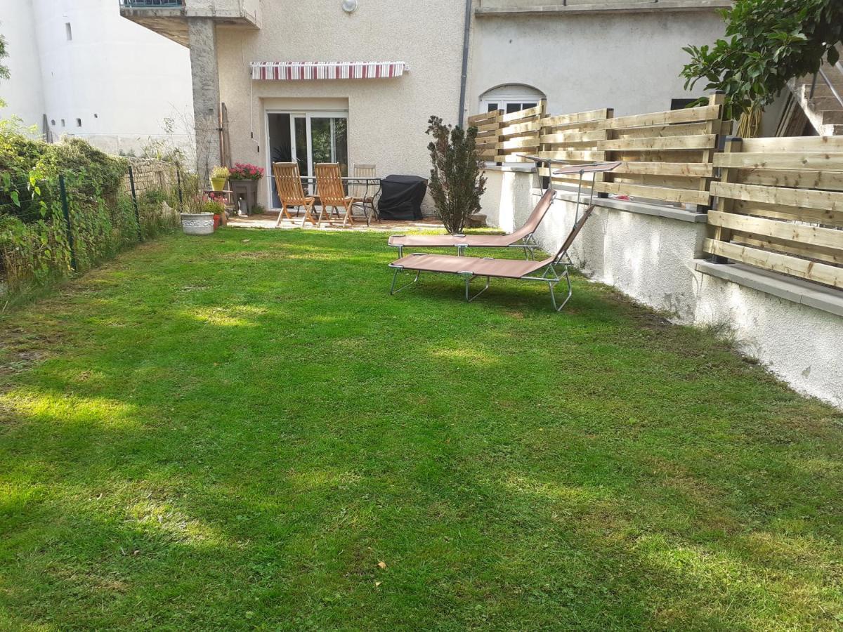 Appartement Rez De Chaussee Avec Terrasse Et Jardin Tence Exterior foto